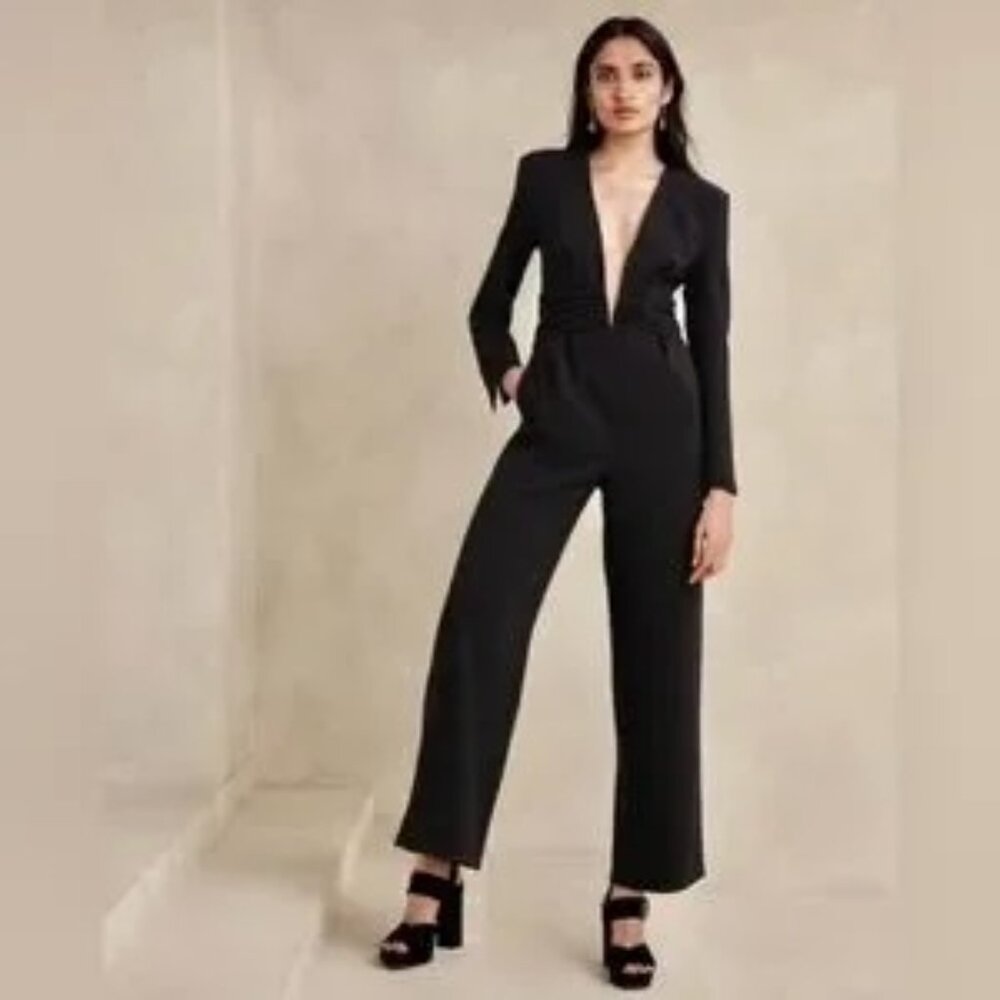 Banana Republic Classic Black Plunging Neckline Tuxedo Jumpsuit, Size 10